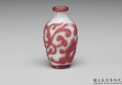 图片[2]-Purplish-red-on-white glass overlay snuff bottle with a “chi”-dragon design, Qianlong reign (1736-1795), Qing dynasty-China Archive